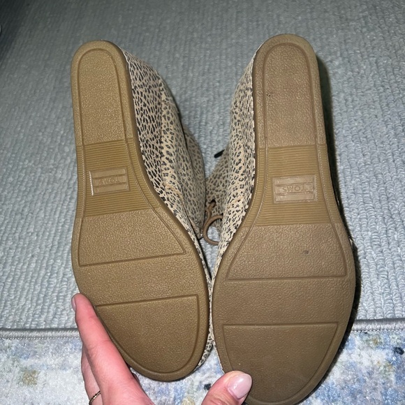 Toms Wedge Lace Up Booties Leopard Print 8 - Picture 5 of 6